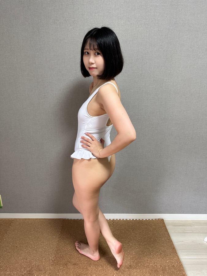 水着LOOKBOOKで水着姿を見せるママ（2026-07-01 01）